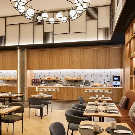 Four Points By Sheraton Barcelona Airport ホテル 4*