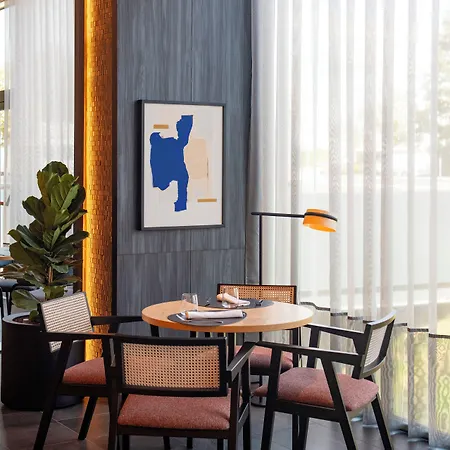 Hotel Four Points By Sheraton Barcelona Airport 4*